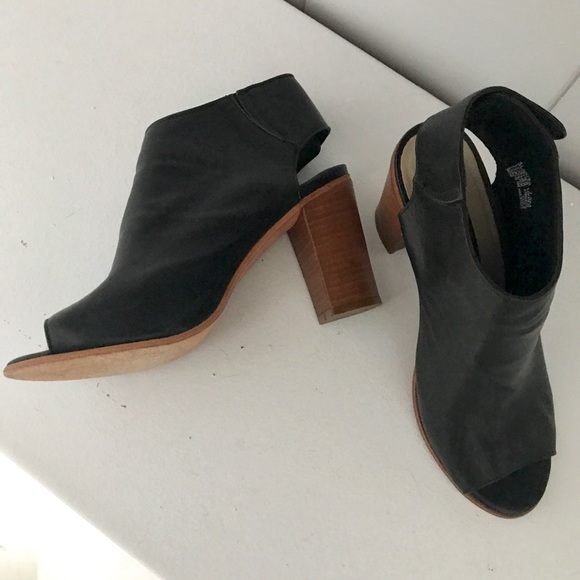 Steven Black Leather Open Toe Heels - Picture 3 of 8